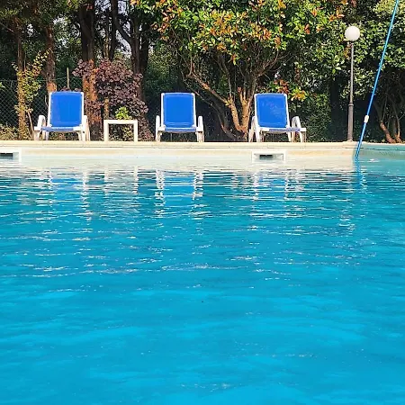 Rustique De 2 Avec Piscine Commune